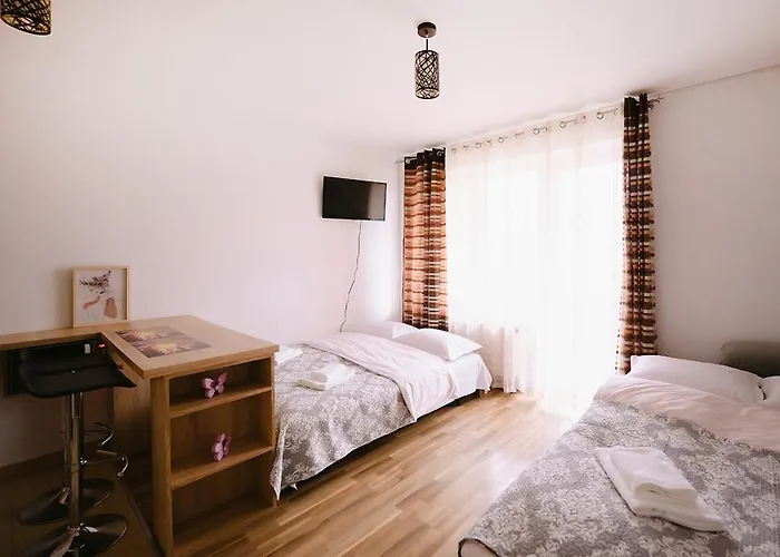 Harmony -mall Coresi Apartmán *